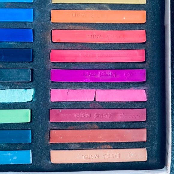 Free People Hair Chalk - 24 Colors! New. Temp Color Your Hair! Made in USA. - Picture 10 of 13